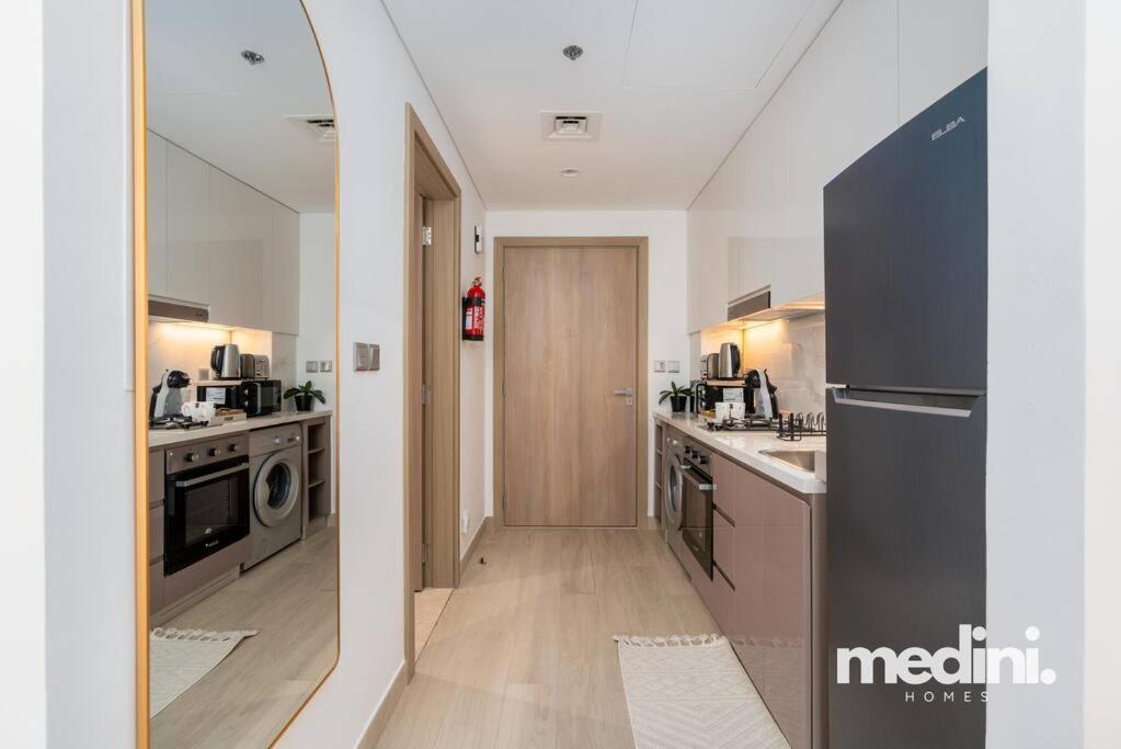 - Azizi Riviera 37 Apartment *