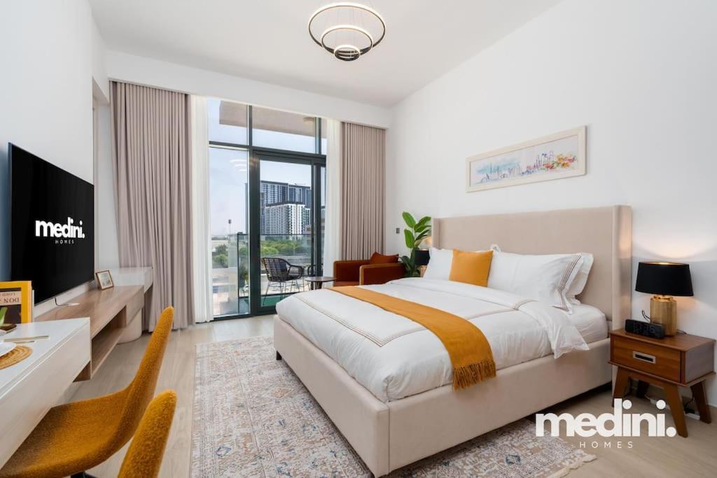 - Azizi Riviera 37 Apartment